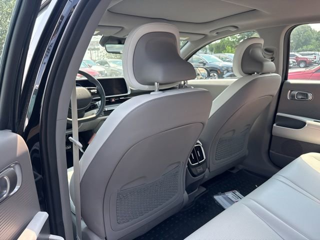 Used 2024 Hyundai Ioniq 6 Limited image 24