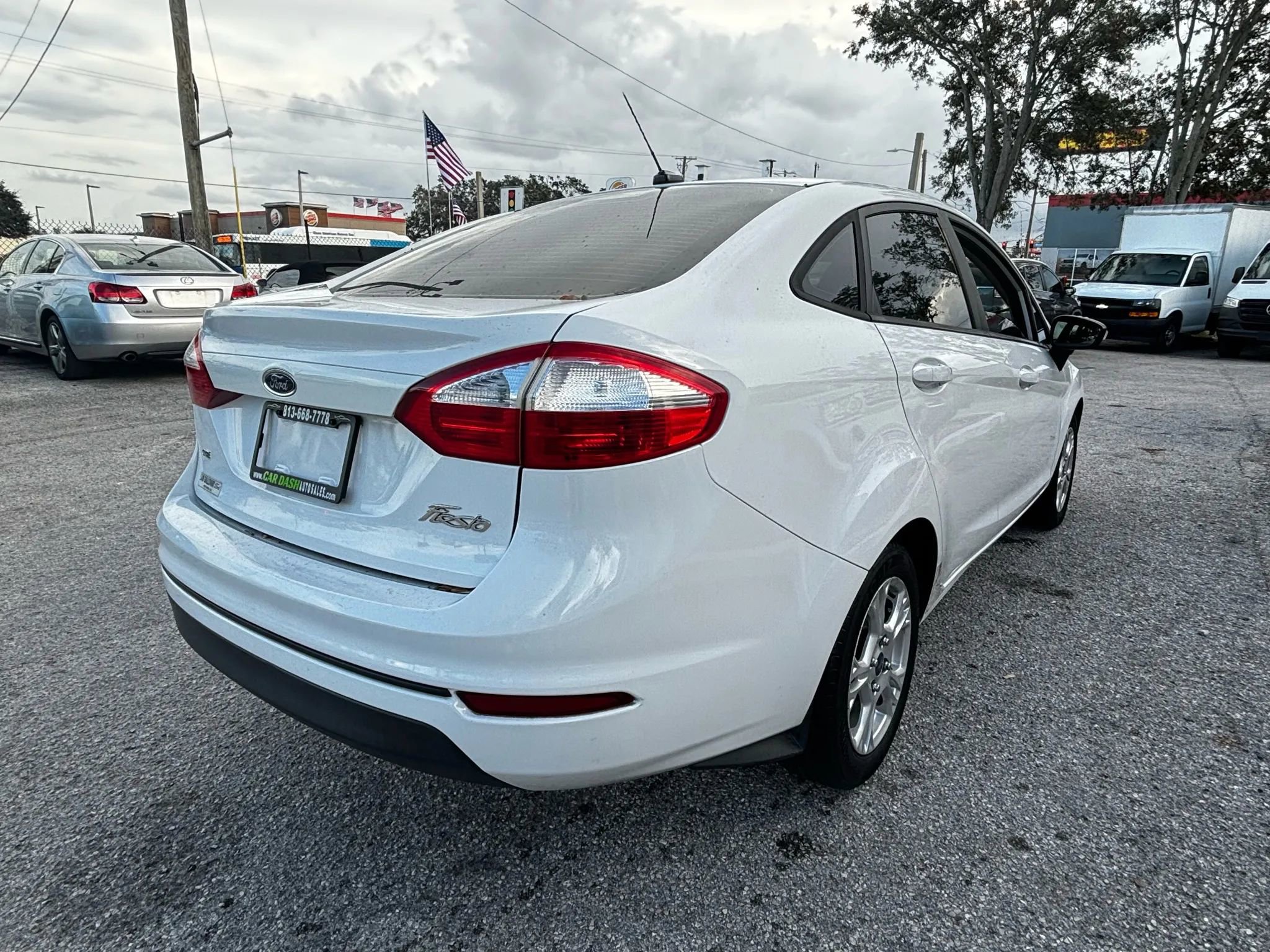 Used 2014 Ford Fiesta SE w/ Comfort Package image 7