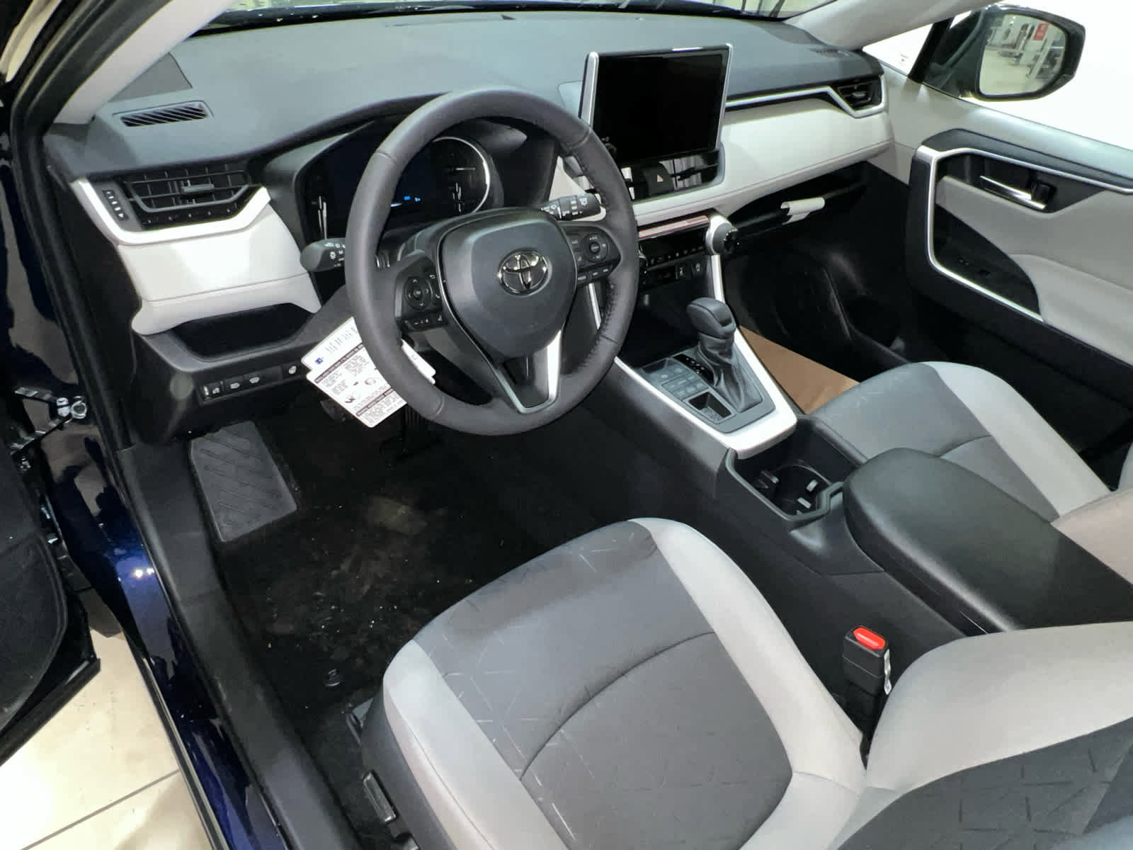 New 2025 Toyota RAV4 XLE w/ Convenience Package image 12