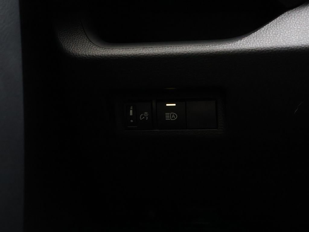 Used 2025 Toyota RAV4 XLE image 41