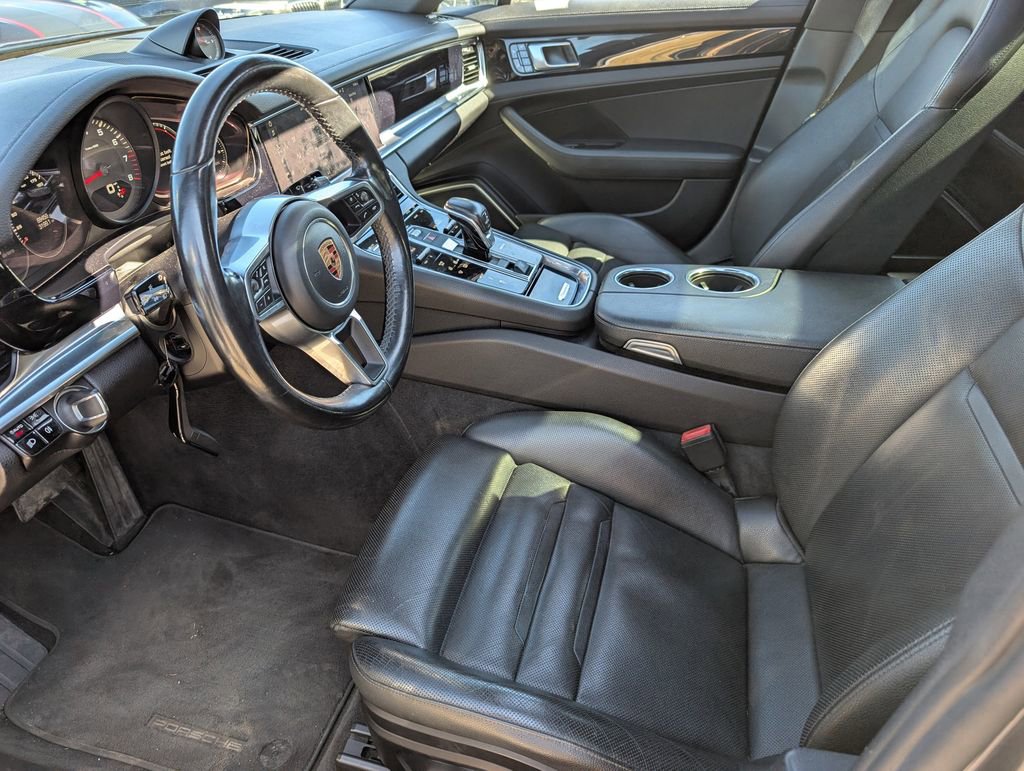 Used 2017 Porsche Panamera 4 w/ Premium Package AWD/4WD image 12
