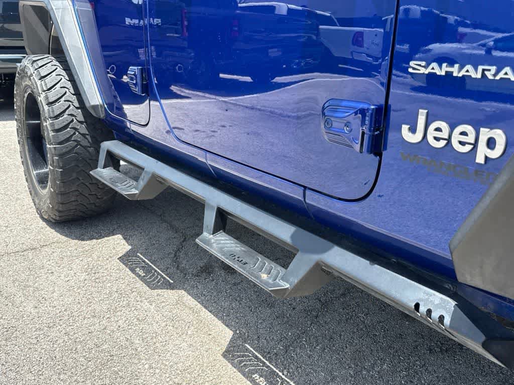 Used 2018 Jeep Wrangler Unlimited Sahara AWD/4WD image 19