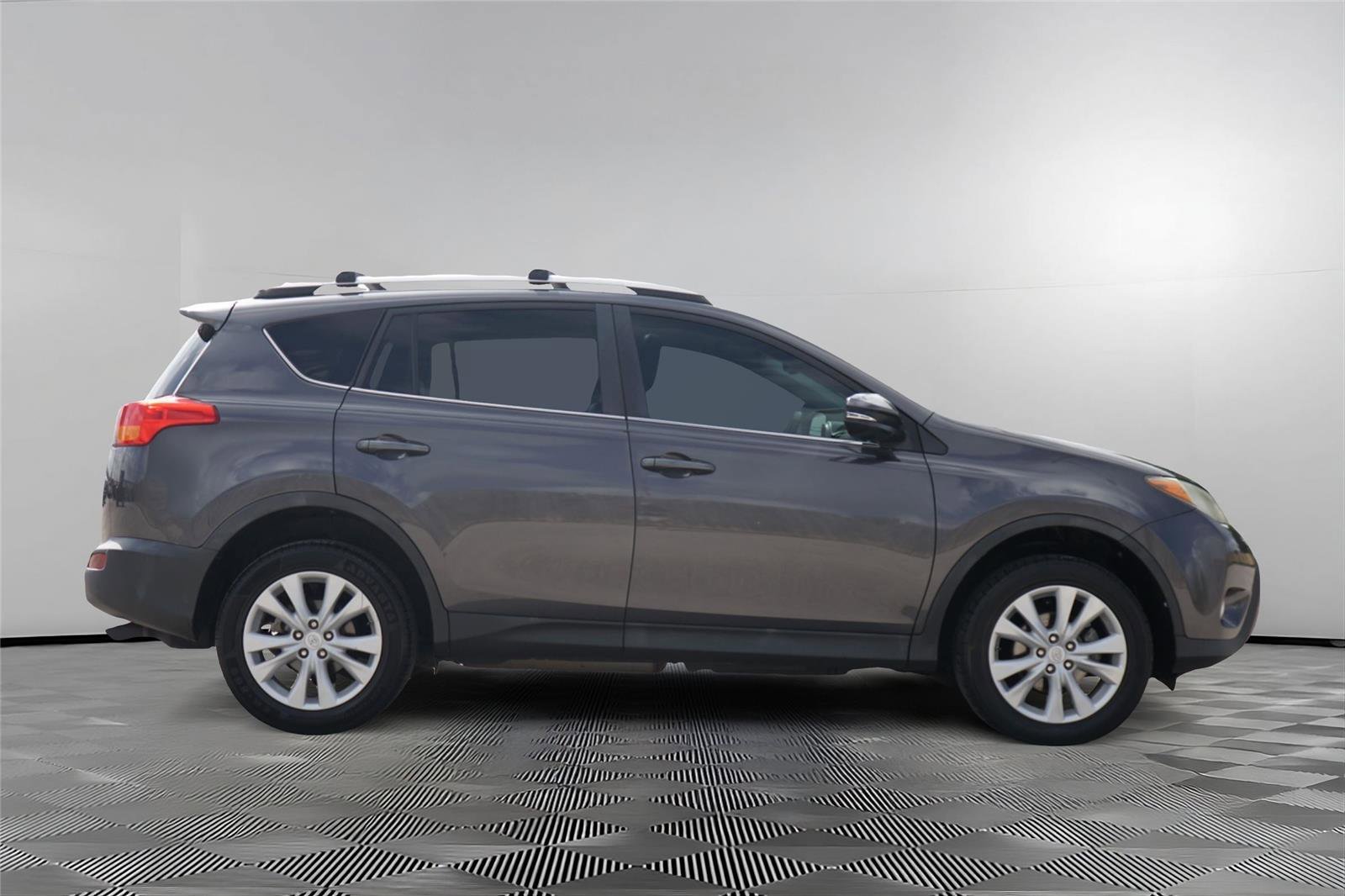 Used 2015 Toyota RAV4 Limited w/ Technology Package AWD/4WD image 4