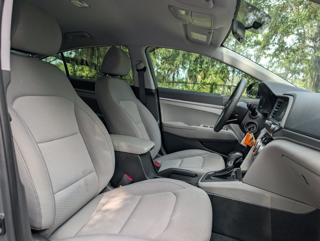 Used 2019 Hyundai Elantra SE FWD image 18