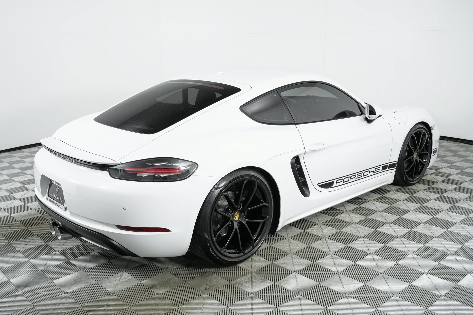 Used 2025 Porsche 718 Cayman RWD image 30