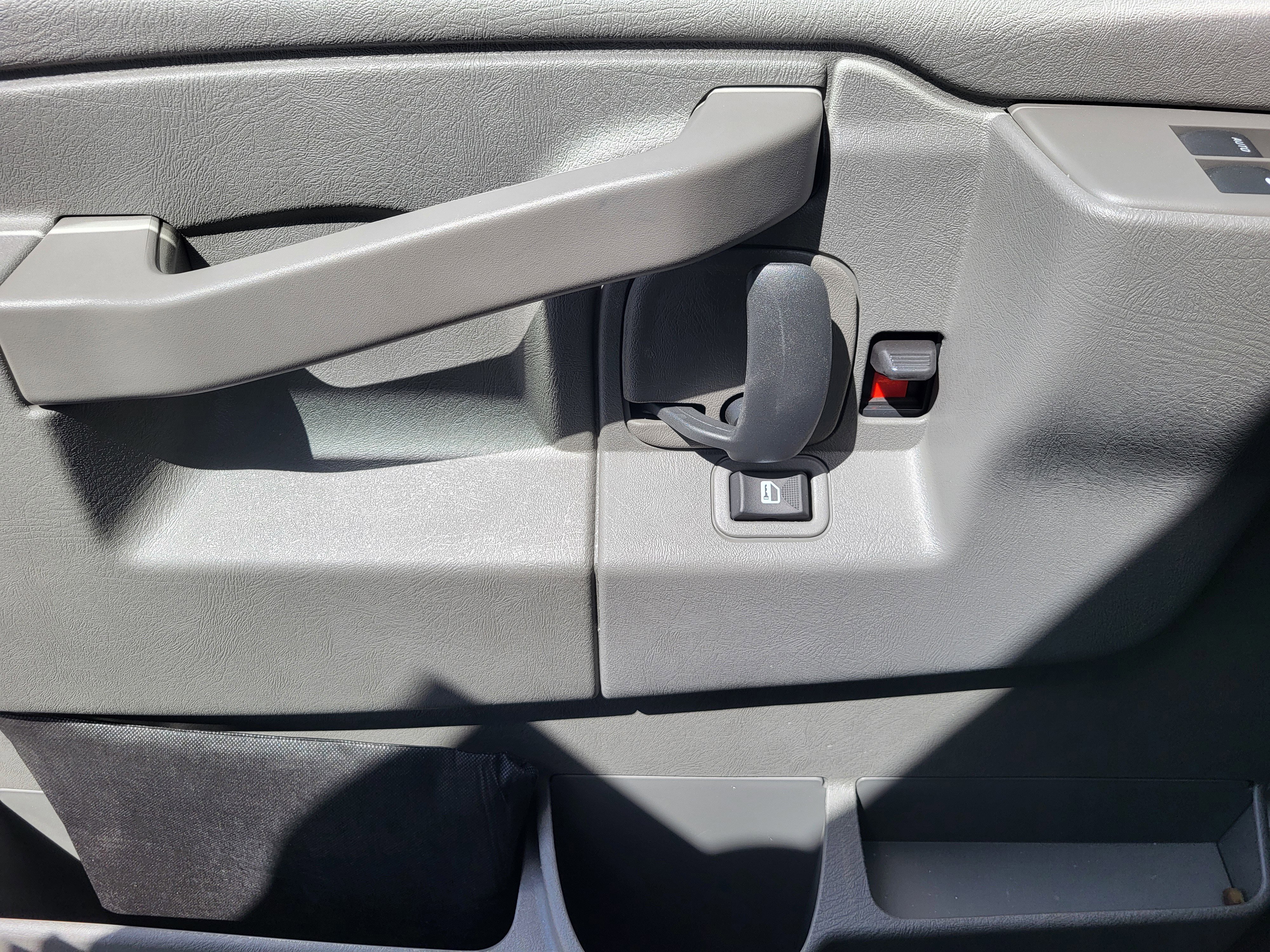 New 2025 GMC Savana 3500 w/ Power Convenience Package image 17