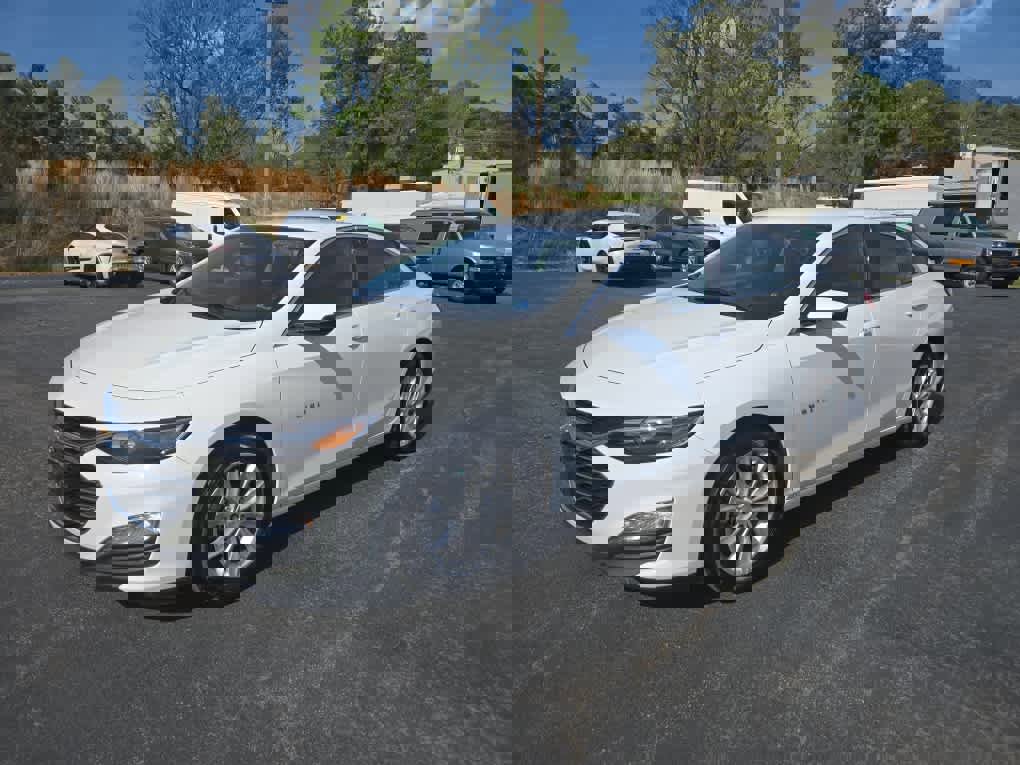 New 2025 Chevrolet Malibu LT FWD image 3