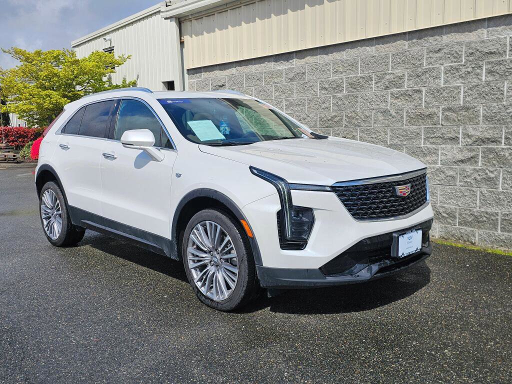 Used 2024 Cadillac XT4 Premium Luxury image 10