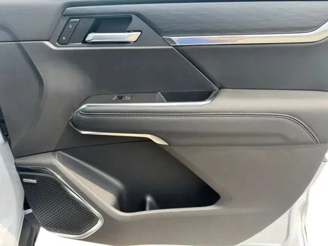 New 2027 GMC Acadia Elevation w/ Black Edition AWD/4WD image 16