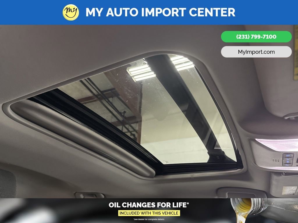 Used 2022 Toyota RAV4 XLE w/ Convenience Package image 32