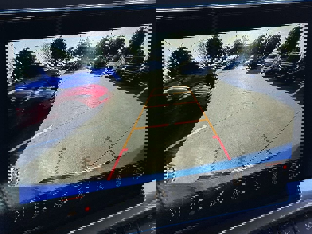 Used 2024 Chevrolet Silverado 1500 LT w/ Z71 Off-Road Package AWD/4WD image 17