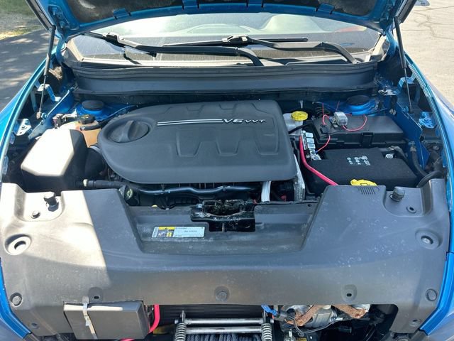 Used 2018 Jeep Cherokee Trailhawk w/ Cold Weather Group AWD/4WD image 21