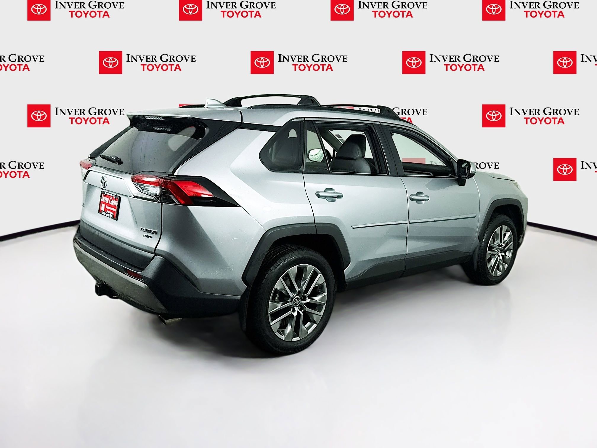 Used 2023 Toyota RAV4 Limited AWD/4WD image 5