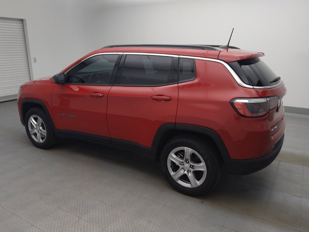 Used 2023 Jeep Compass Latitude w/ Convenience Group AWD/4WD image 3