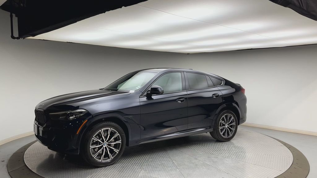 Used 2022 BMW X6 xDrive40i w/ M Sport Package image 6