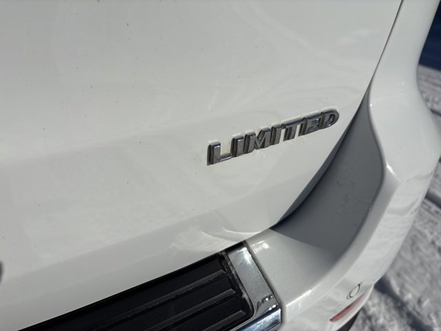 Used 2018 Jeep Grand Cherokee Limited image 13