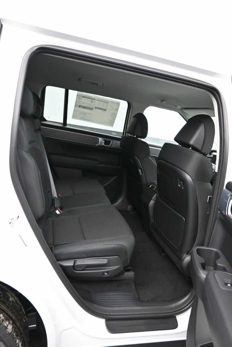 New 2026 Hyundai Santa Fe SE FWD image 12