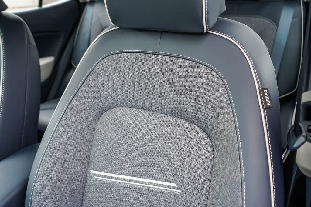 New 2026 Hyundai Venue SEL FWD image 25