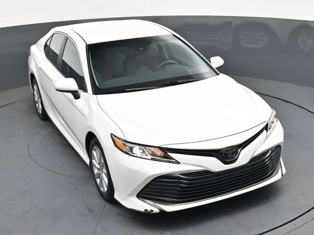 Used 2018 Toyota Camry LE FWD image 25