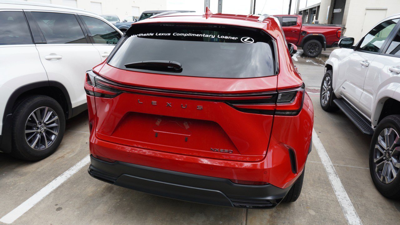 Used 2025 Lexus NX 250 FWD w/ Accessory Package (Z1) image 6