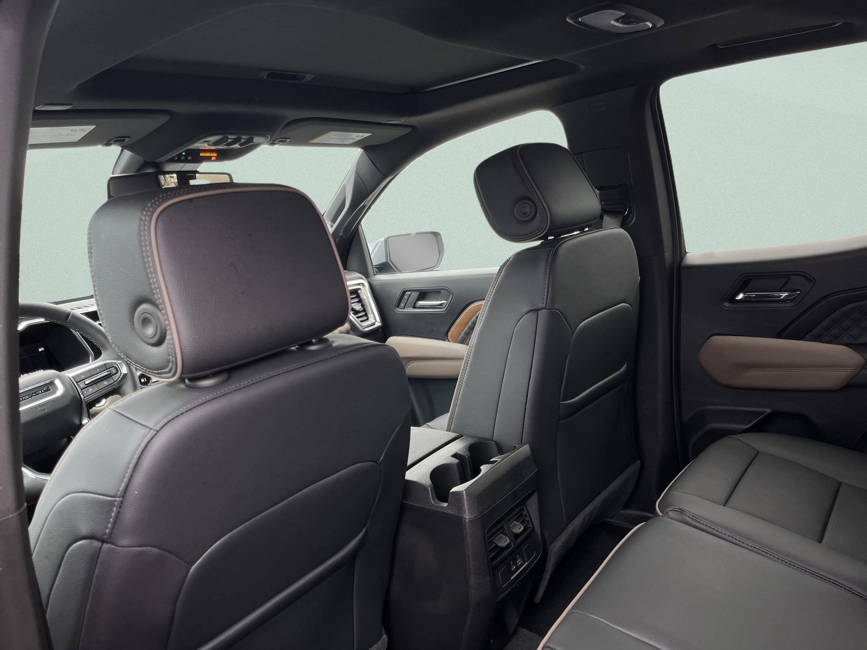 New 2026 GMC Canyon Denali w/ LPO, Denali Black Edition image 22