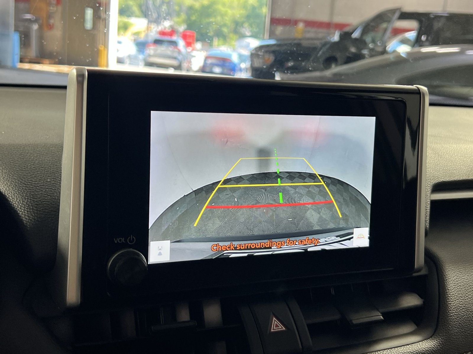 Used 2025 Toyota RAV4 XLE AWD/4WD image 19
