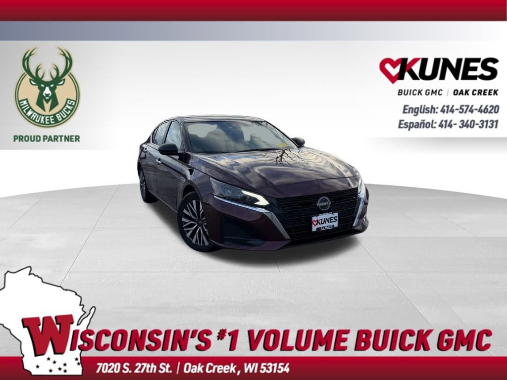 Used 2024 Nissan Altima 2.5 SV image 1