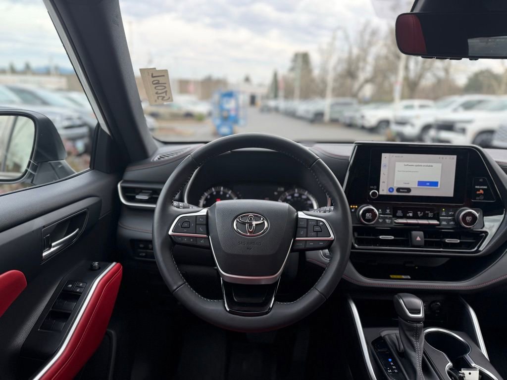 Certified 2023 Toyota Highlander XSE image 26