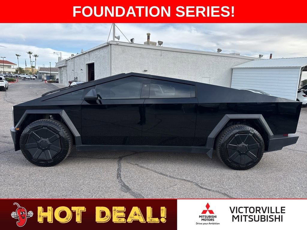 Used 2024 Tesla Cybertruck AWD Crew Cab image 4