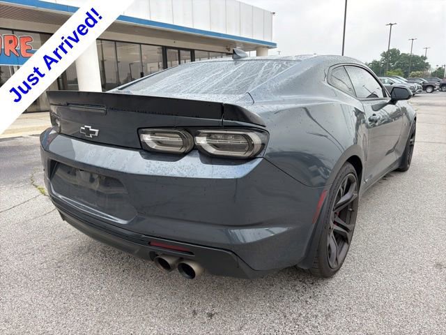 Used 2019 Chevrolet Camaro SS RWD image 4