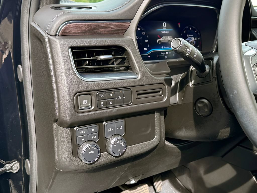 Used 2023 Chevrolet Tahoe LT w/ Luxury Package AWD/4WD image 18
