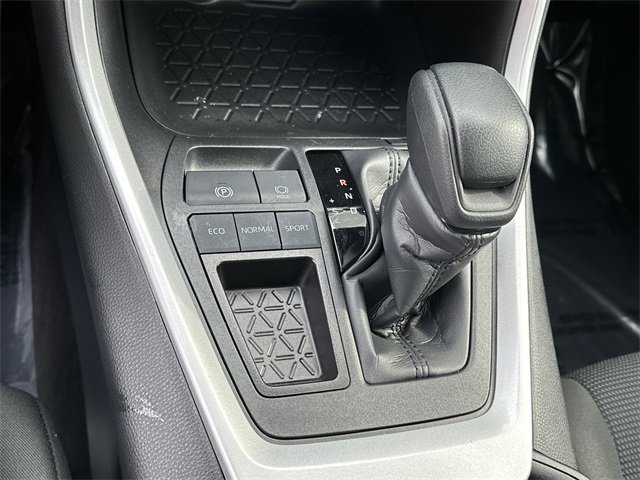 Certified 2025 Toyota RAV4 LE image 26
