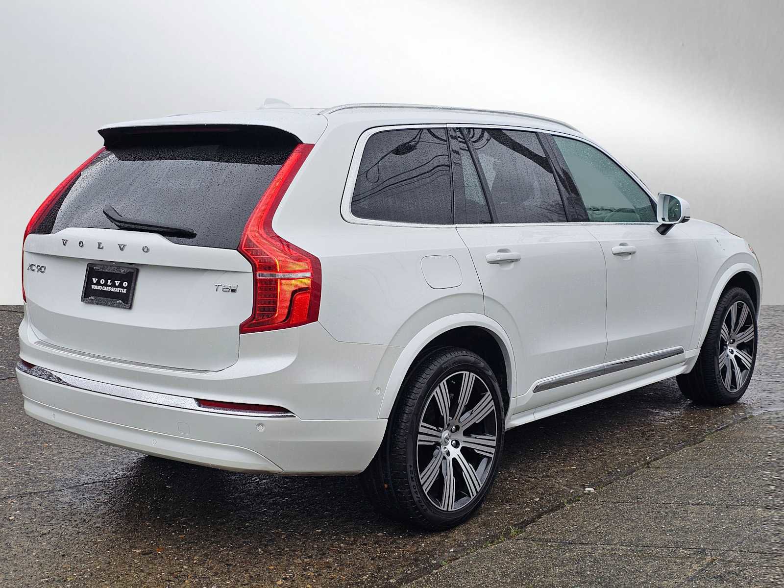 Certified 2025 Volvo XC90 T8 Plus w/ Protection Package Premier image 3