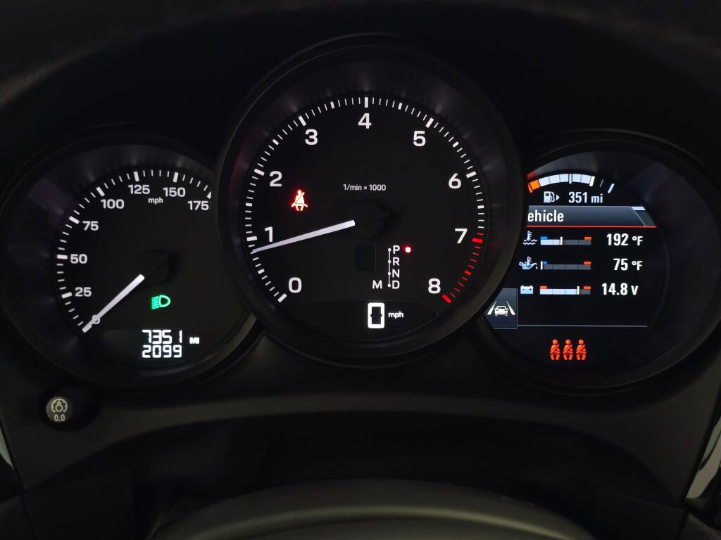 Certified 2025 Porsche Macan image 33