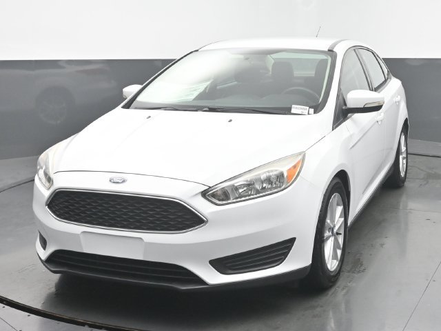 Used 2017 Ford Focus SE FWD image 1