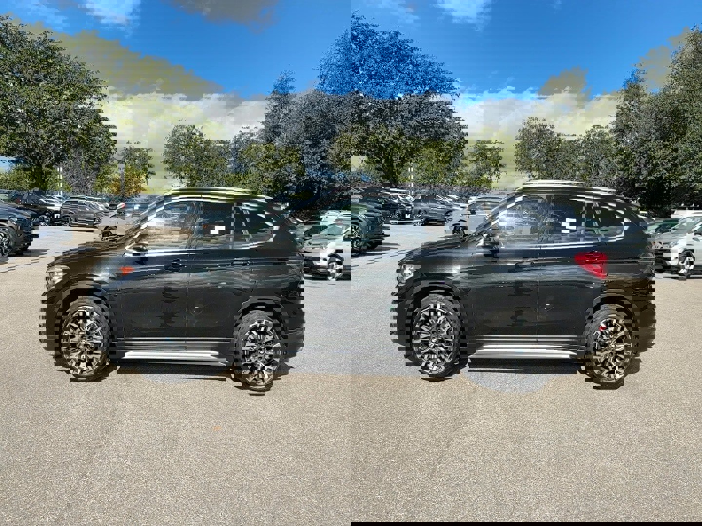 Used 2021 BMW X1 sDrive28i w/ Convenience Package image 3