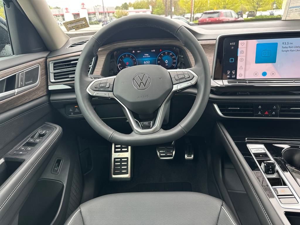 New 2025 Volkswagen Atlas SEL Premium R-Line image 13