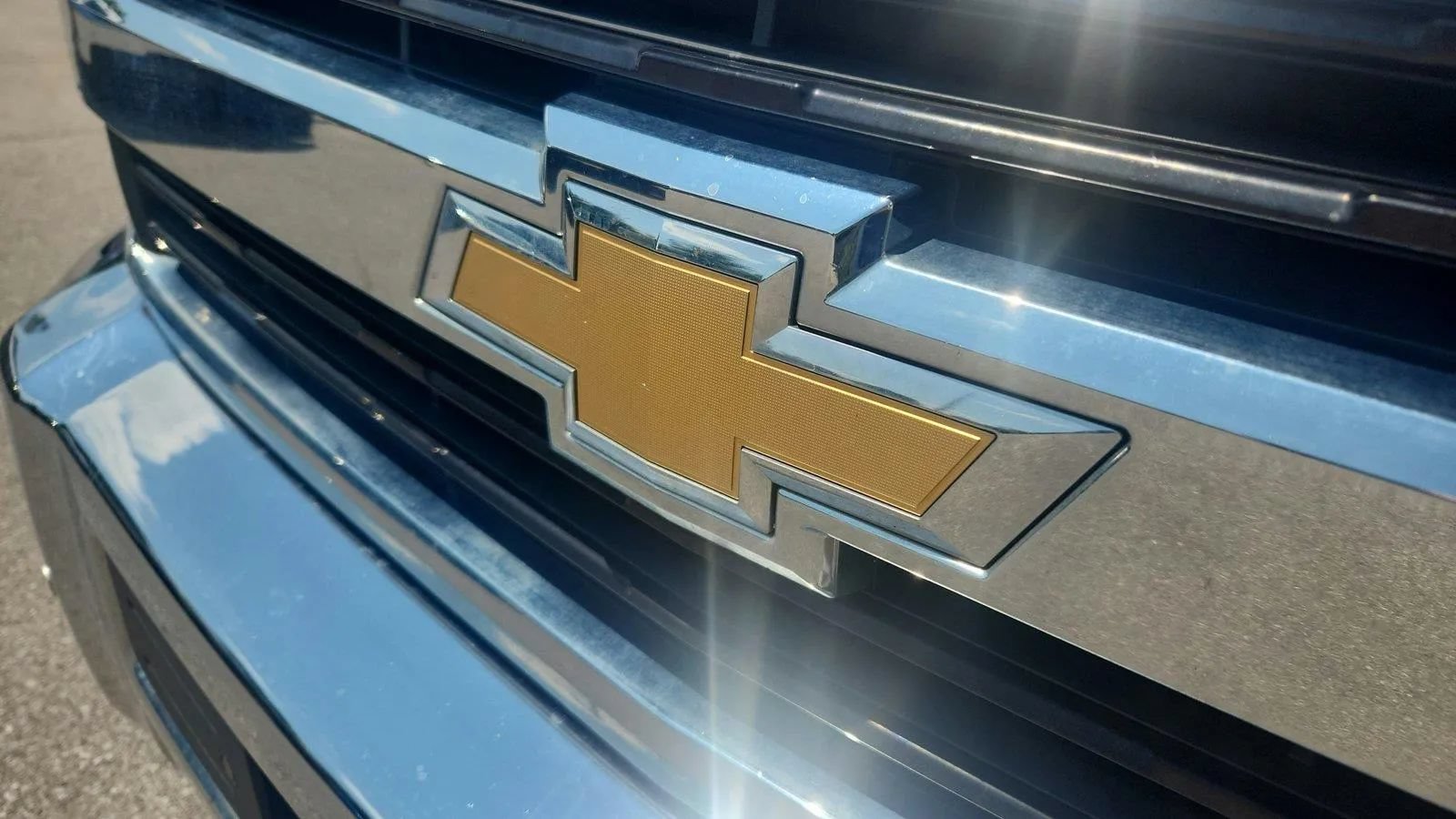 Used 2017 Chevrolet Silverado 2500 LTZ w/ LTZ Plus Package AWD/4WD image 26