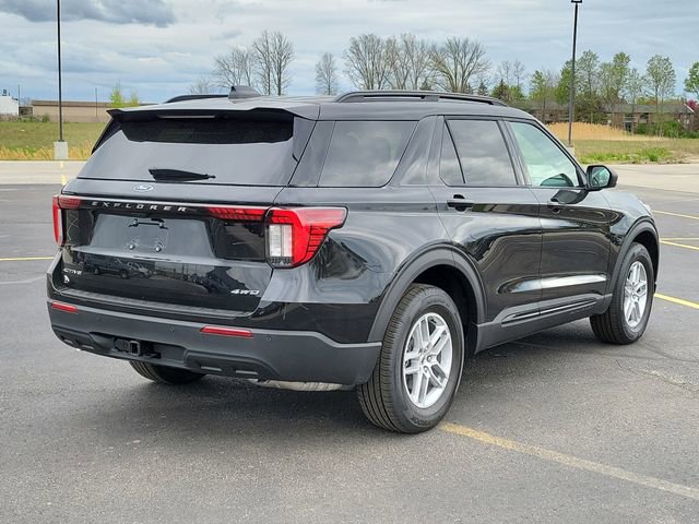 New 2026 Ford Explorer Active AWD/4WD image 4