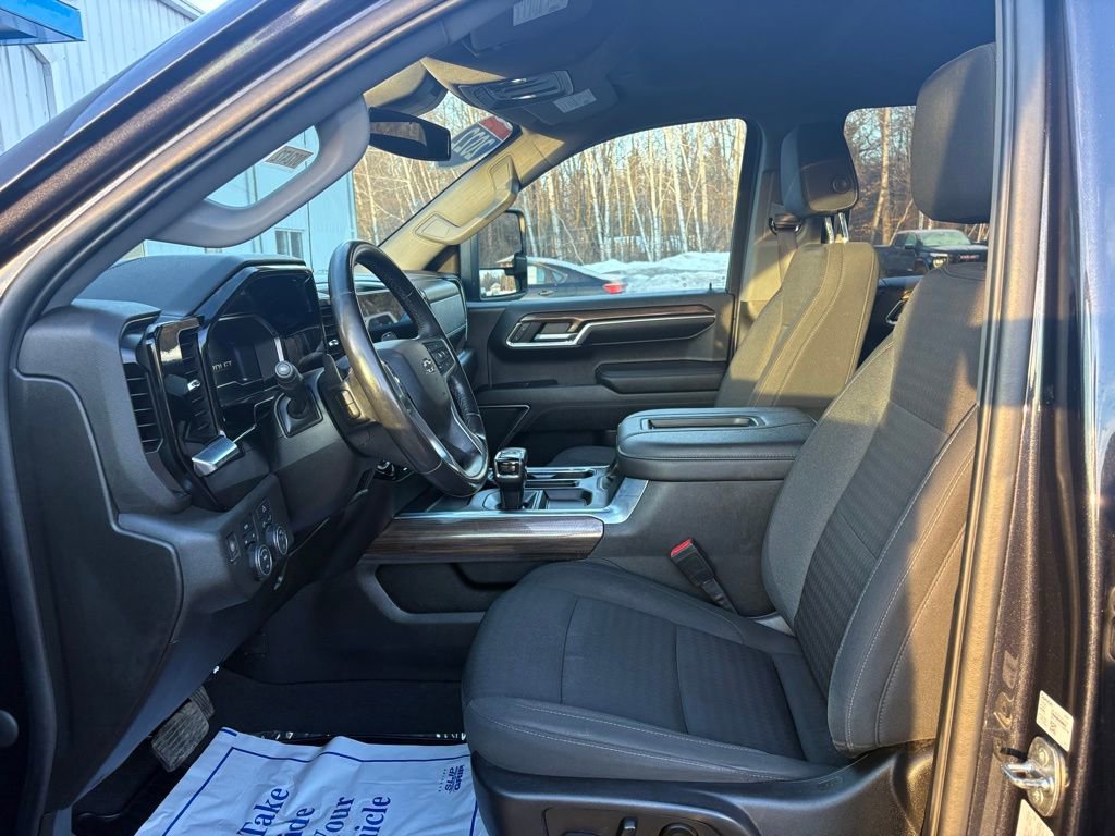 Used 2022 Chevrolet Silverado 1500 RST w/ Max Trailering Package image 2