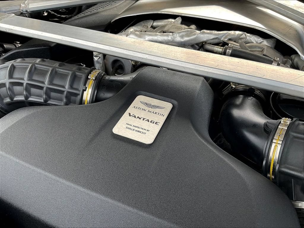 Used 2020 Aston Martin V8 Vantage Coupe RWD image 28