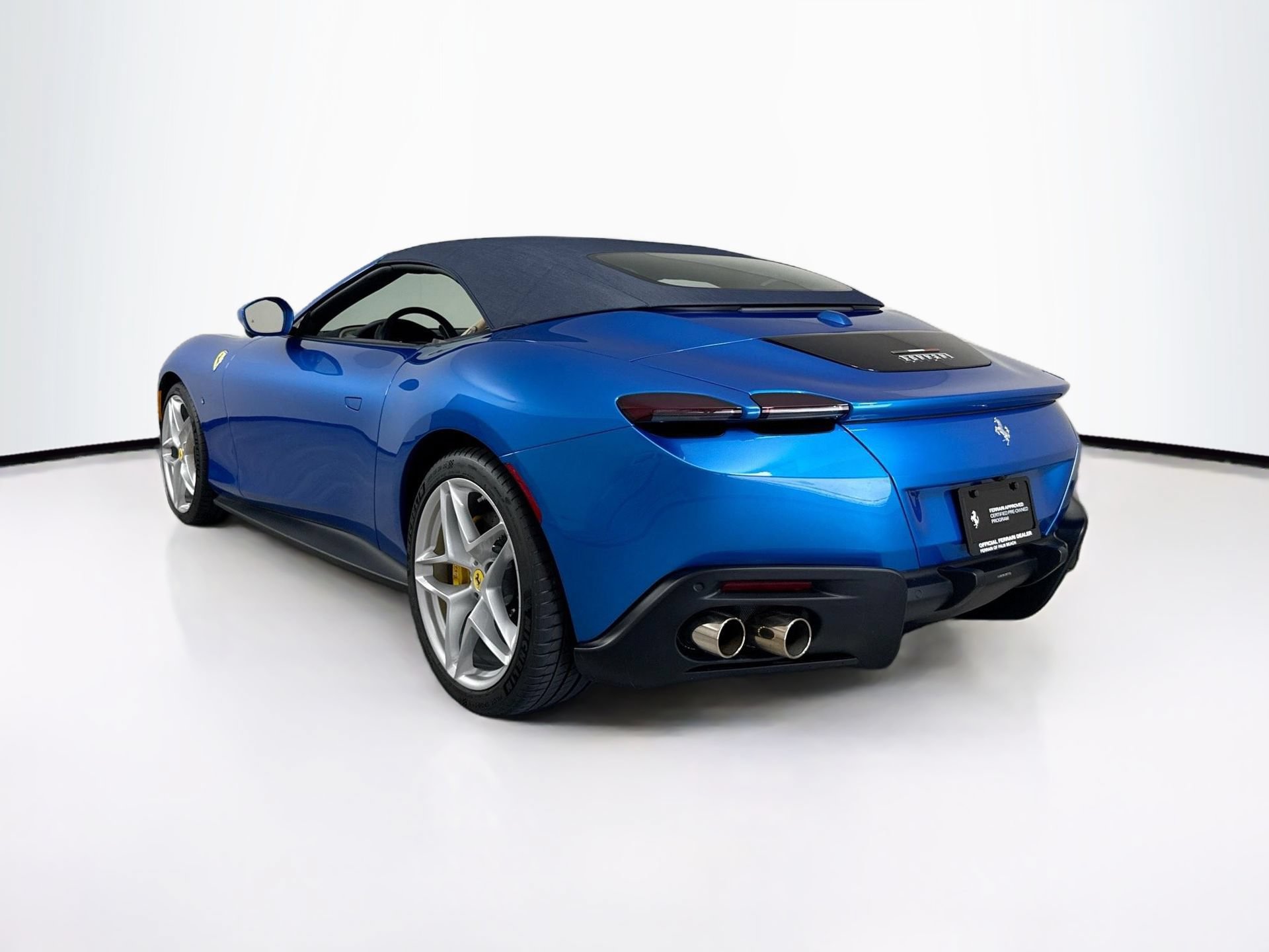 Certified 2025 Ferrari Roma Spider RWD image 5