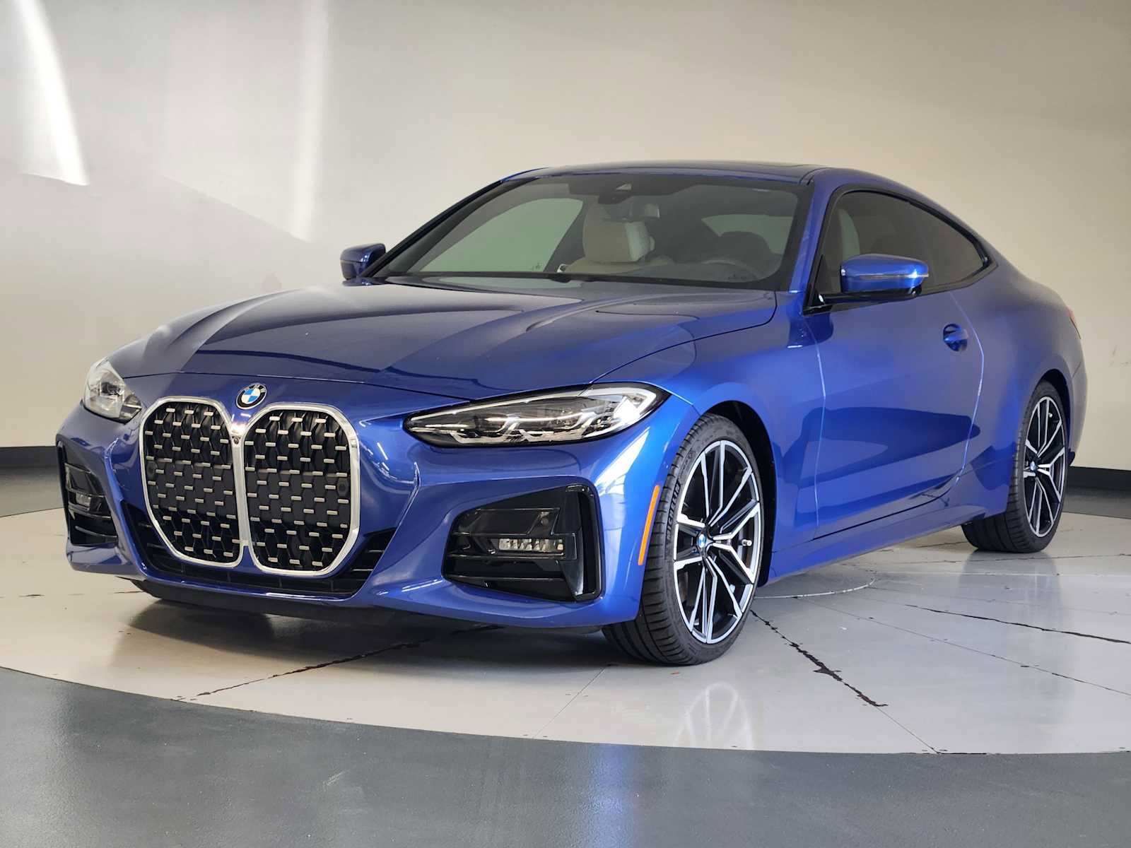 Used 2021 BMW 430i Coupe w/ M Sport Package RWD image 2