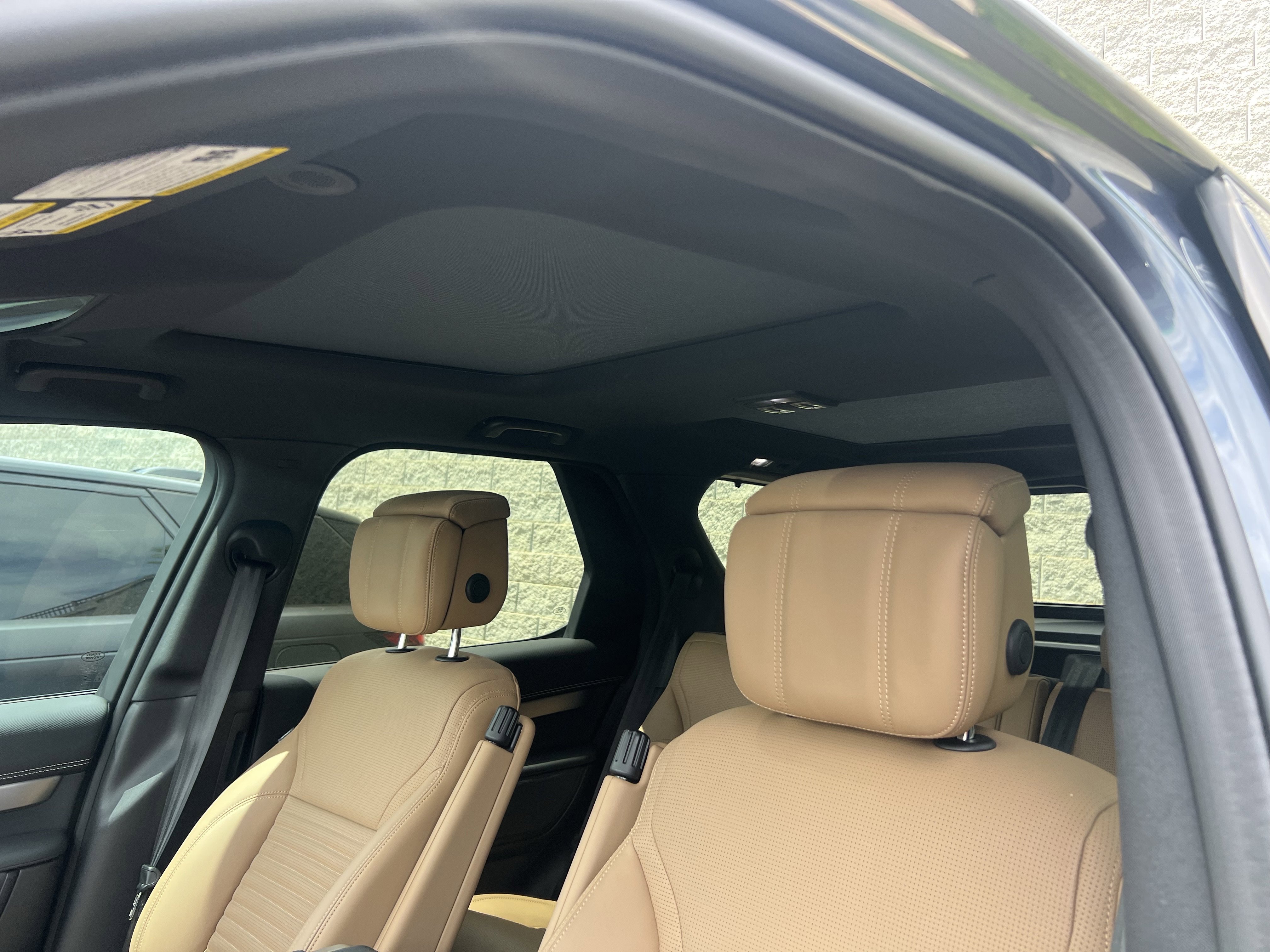Certified 2025 Land Rover Discovery Dynamic SE AWD/4WD image 19