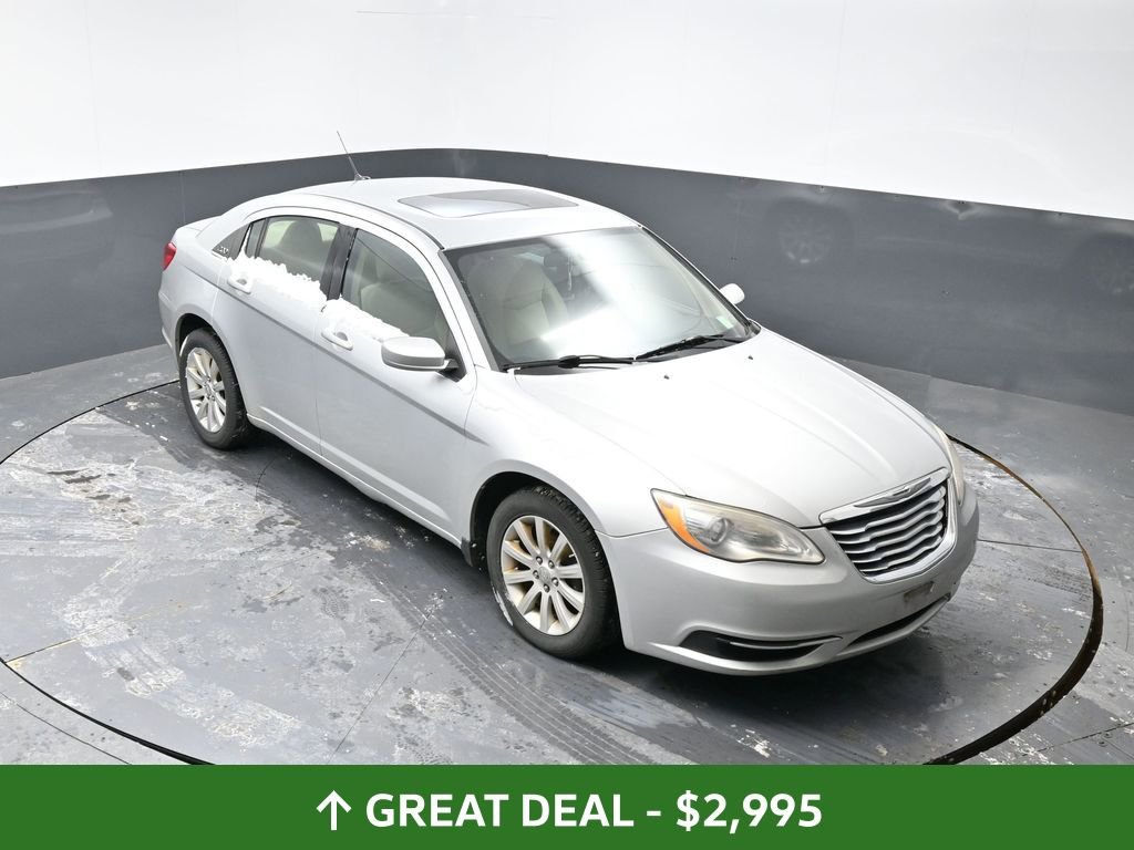 Used 2011 Chrysler 200 Touring image 16