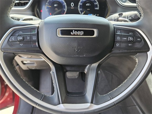 Used 2023 Jeep Grand Cherokee Altitude image 12
