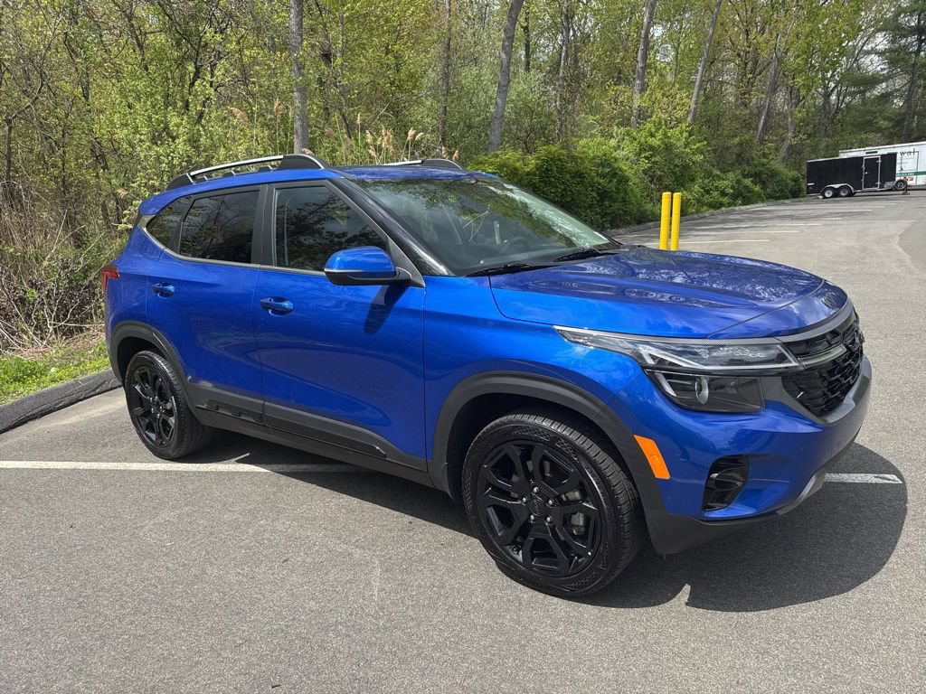 Certified 2025 Kia Seltos X-Line AWD/4WD image 2