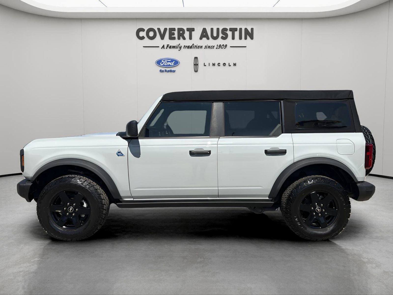 Certified 2024 Ford Bronco Black Diamond image 2