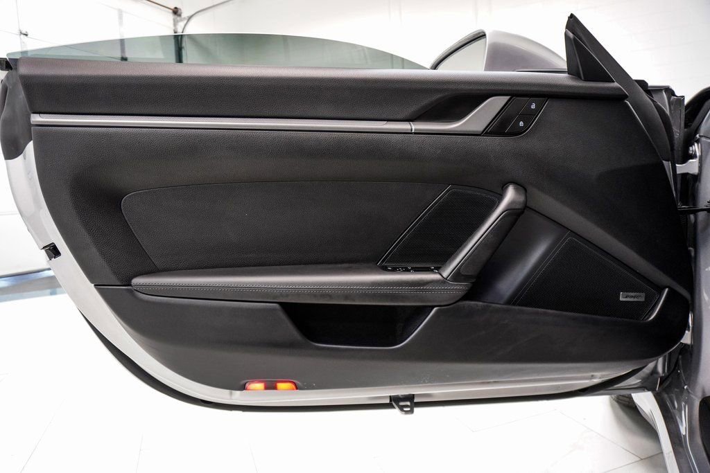 Used 2024 Porsche 911 Carrera RWD image 34