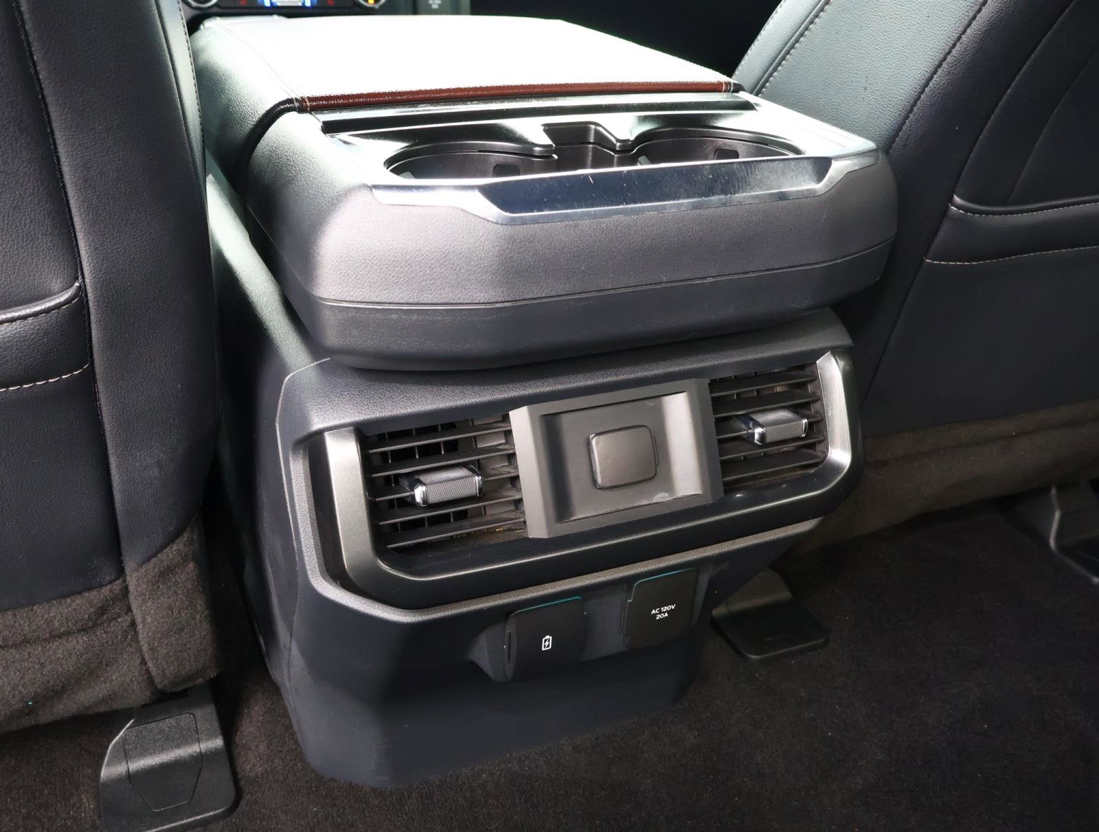 Used 2021 Ford F150 Lariat w/ Max Trailer Tow Package image 13